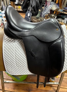 Black Country Eloquence Dressage Saddle - 17.5"