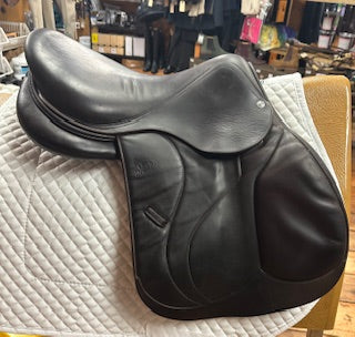 2018 Devououx Biarritz Jump Saddle - 16.5"