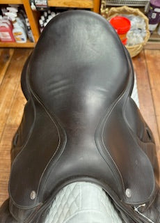 2018 Devououx Biarritz Jump Saddle - 16.5"