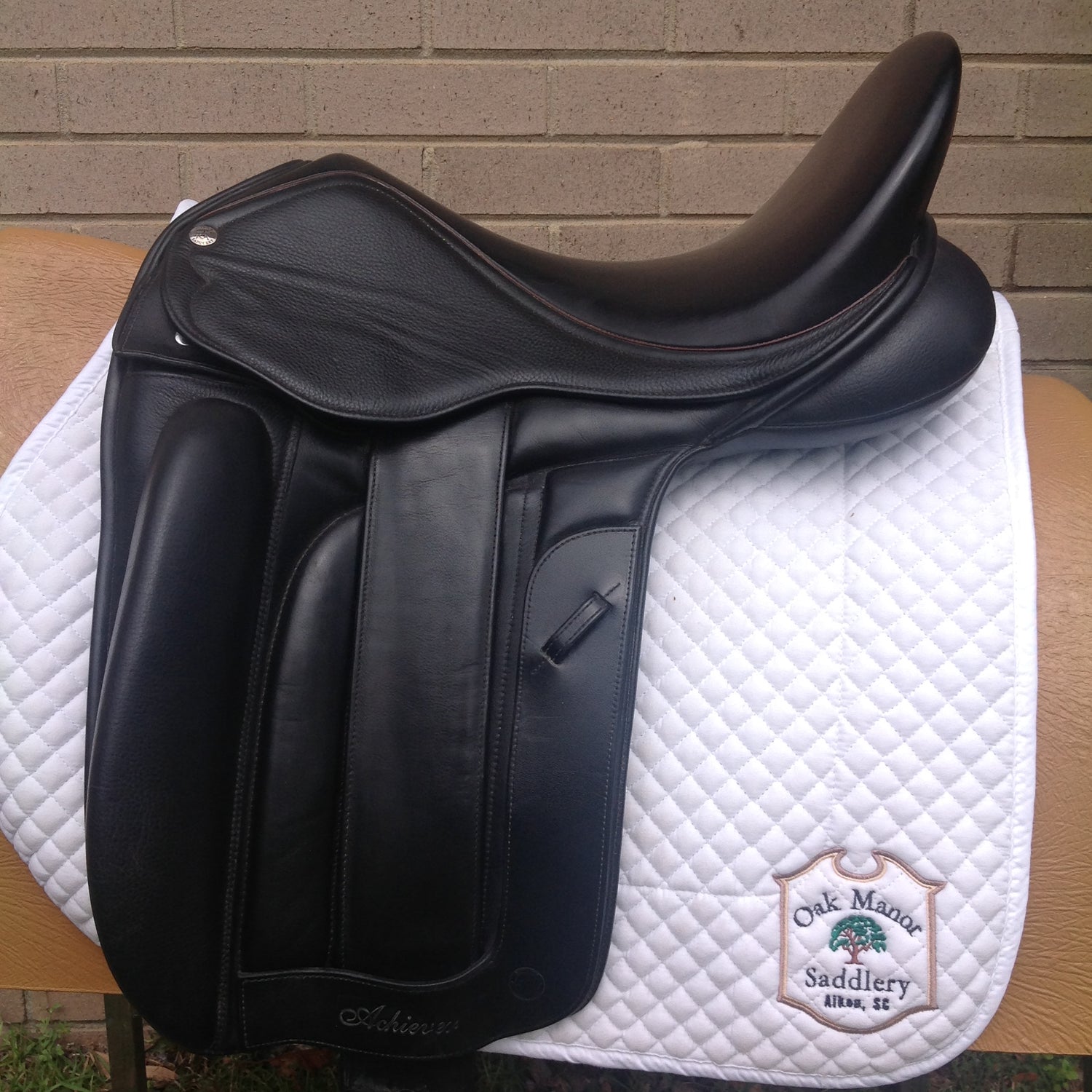 Consignment Saddles - Dressage