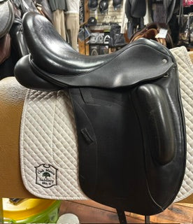 Custom Wolfgang Omni Dressage Saddle - 17"