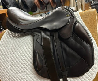 2018 Black Country Vinici Solare Monoflap Jump Saddle - 17"