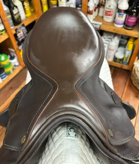 2018 Black Country Vinici Solare Monoflap Jump Saddle - 17"