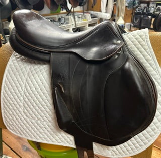 2022 Arion Atlas Monoflap Jump Saddle - 17.5"