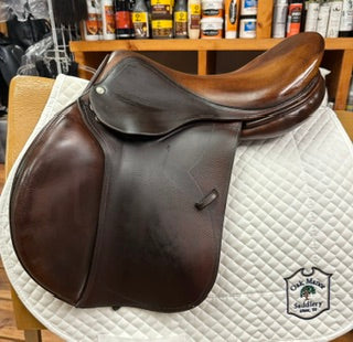 2007 Devoucoux Barritz Jump Saddle - 17"