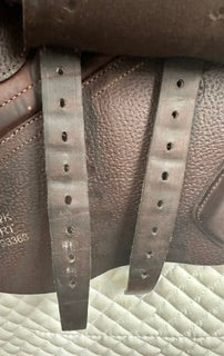 2022 SE 10 Jump Saddle -- 15.5"