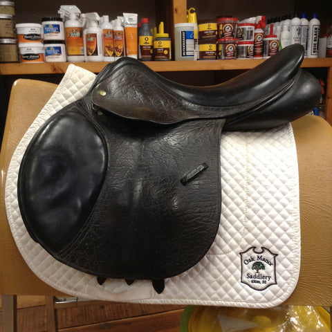 County Solution Jump Saddle - 17.5"