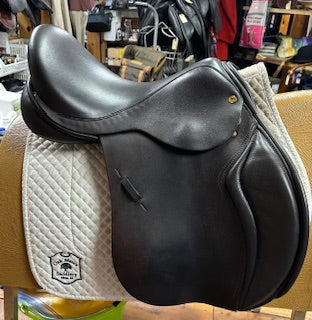 Black Country Jump Saddle - 17"