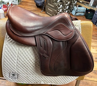 2020 Devoucoux Biarritz Lab 2AB Jump Saddle - 17.5"