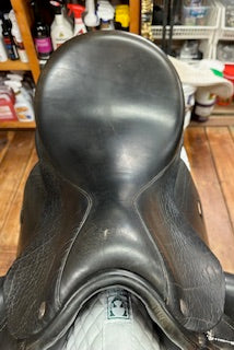 Custom Wolfgang Solo Dressage saddle - 18"