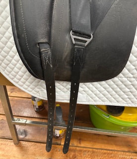 Custom Wolfgang Solo Dressage saddle - 18"