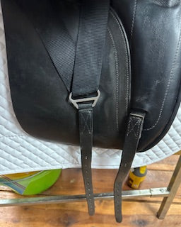 Custom Wolfgang Solo Dressage saddle - 18"