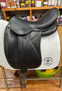 2018 Devoucoux Makila Dressage Saddle - 18"
