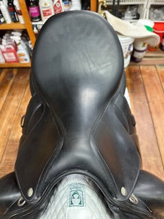 2018 Devoucoux Makila Dressage Saddle - 18"