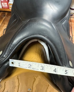 2018 Devoucoux Makila Dressage Saddle - 18"