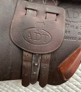 Arc De Triomphe Gazelle close contact saddle - 17.5"