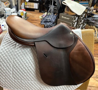2005 Butet Jump Saddle - 17.5"