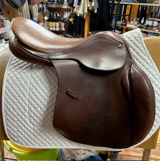 2003 County Conquest Jump Saddle - 17.5"