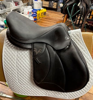 2021 Voltaire Stuttgart Jump Saddle - 17.5"