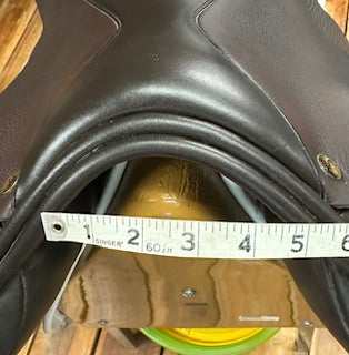 Black Country Jump Saddle - 18"