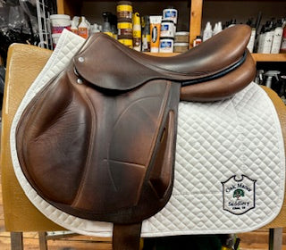 2023 Arion C2 Monoflap Jump Saddle 17.5"