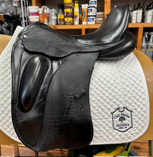 2017 Custom Wolfgang Gemini R Dressage Saddle - 18"