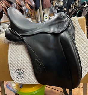 2010 Hennig Sofa Dressage Saddle - 17.5