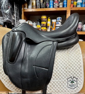 2022 Arion 4D Dressage Saddle - 18"