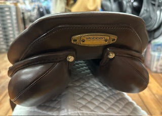 Stubben Excalibur Monoflap Jump Saddle - 18"