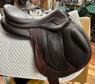 2021 Devoucoux Chiberta Lab Monoflap Jump Saddle - 18.5"