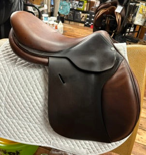 2016 Butet Saumur Close Contact Jump Saddle - 17"